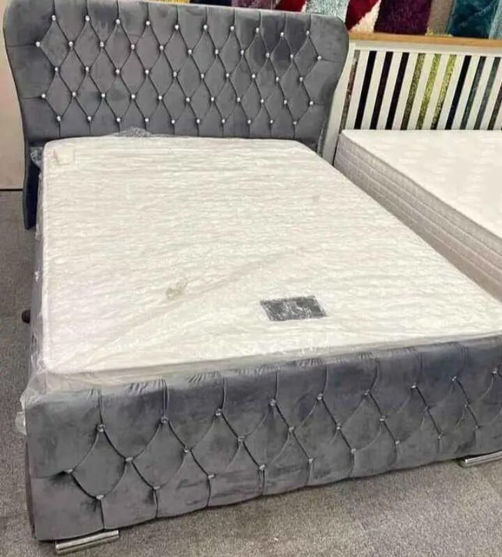 Premium Oxford Winged Bed